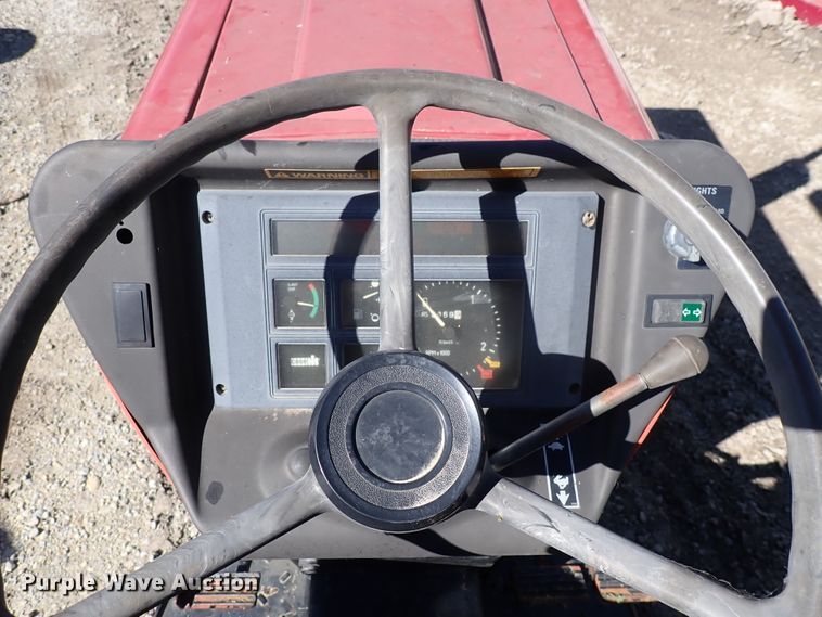 image for item DL7526 1990 Case IH 585  tractor