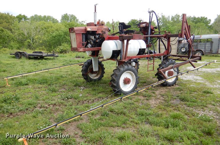 image for item DL8173 Hagie 470  Hi-Tractor sprayer