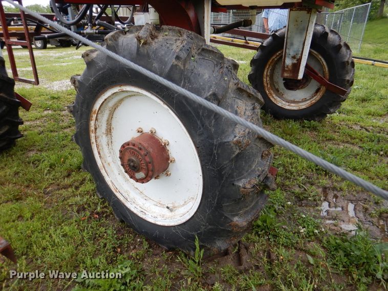 image for item DL8173 Hagie 470  Hi-Tractor sprayer