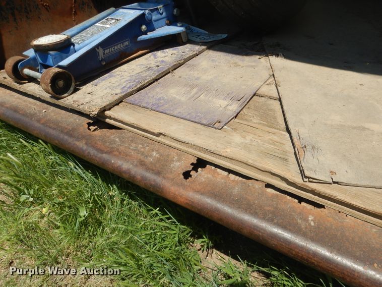 image for item FI9117 Circle H  livestock trailer