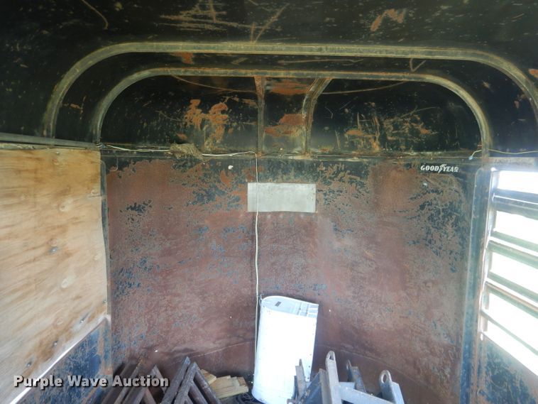 image for item FI9117 Circle H  livestock trailer