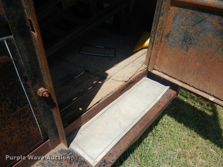 image for item FI9117 Circle H  livestock trailer