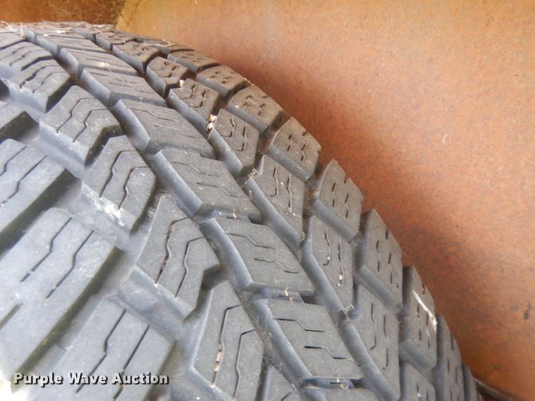 image for item FI9117 Circle H  livestock trailer