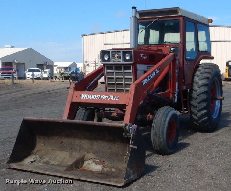 image for item HI9757 International 1466  tractor