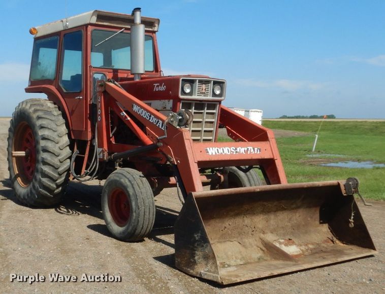 image for item HI9757 International 1466  tractor