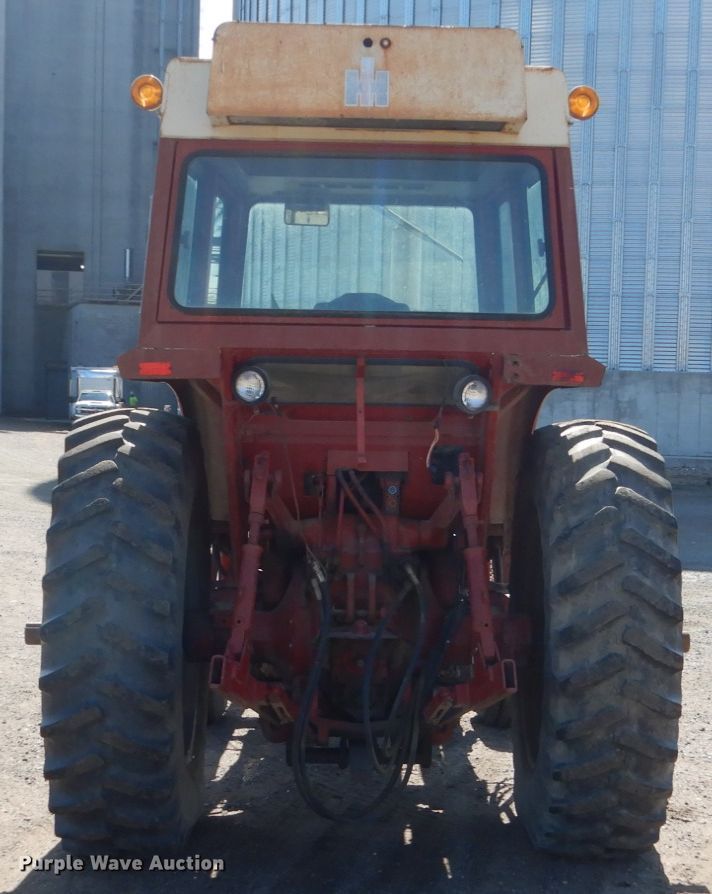 image for item HI9757 International 1466  tractor