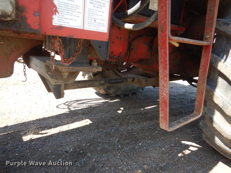 image for item HI9757 International 1466  tractor