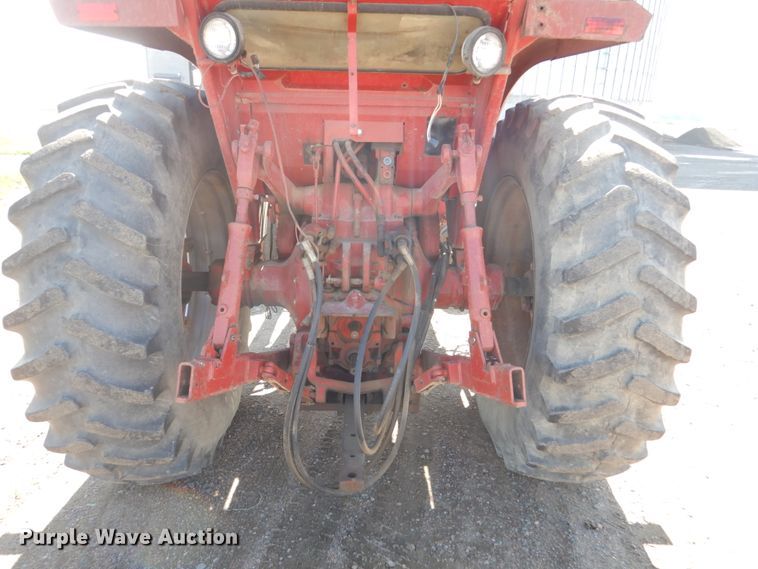 image for item HI9757 International 1466  tractor