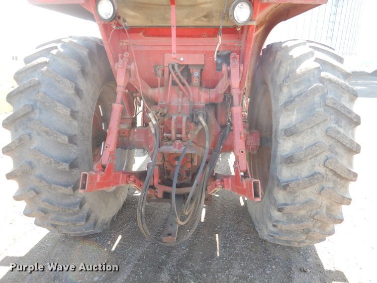 image for item HI9757 International 1466  tractor