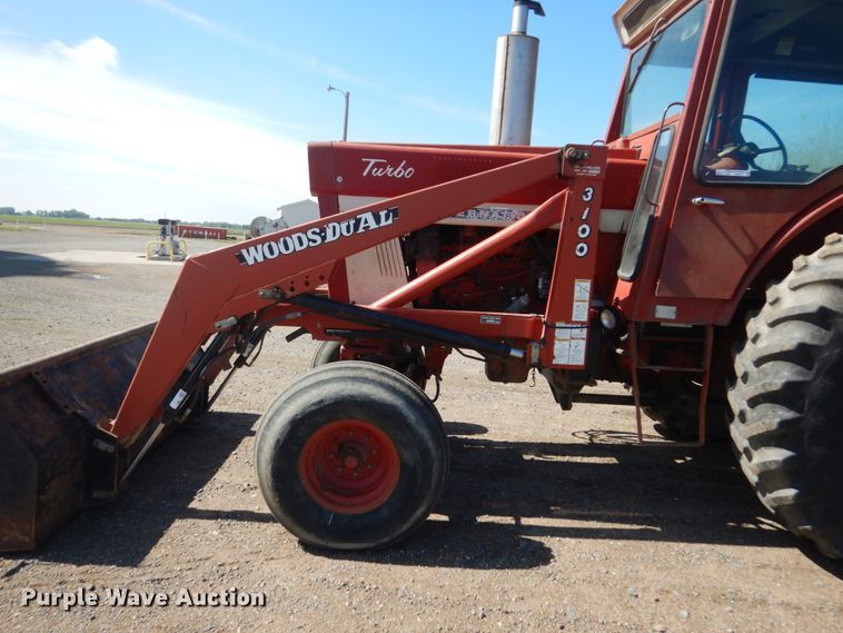 image for item HI9757 International 1466  tractor