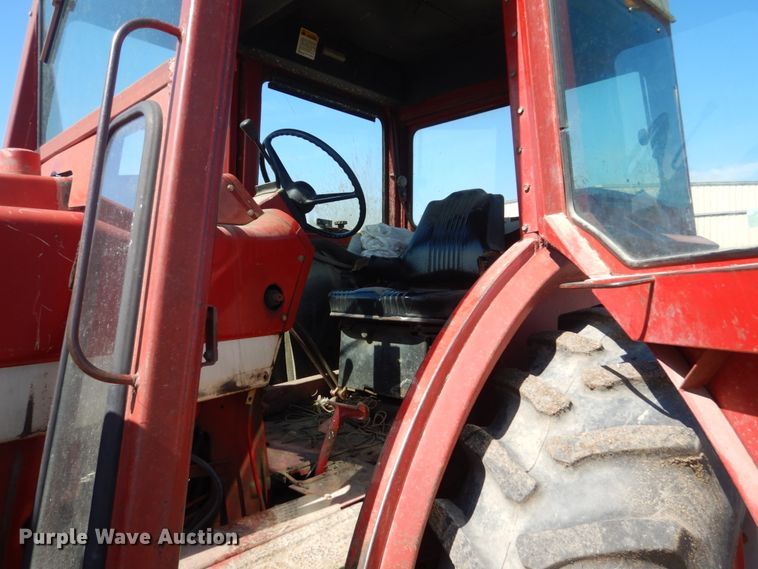 image for item HI9757 International 1466  tractor