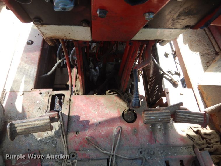 image for item HI9757 International 1466  tractor