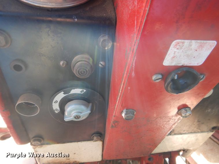 image for item HI9757 International 1466  tractor