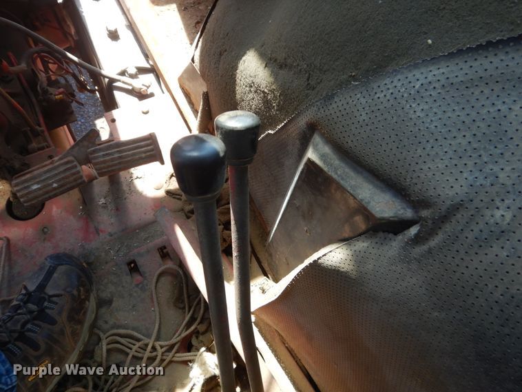 image for item HI9757 International 1466  tractor