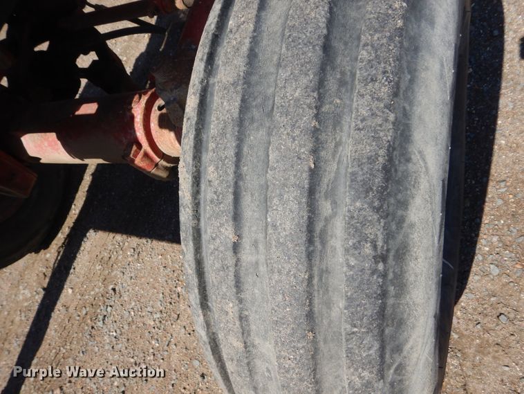 image for item HI9757 International 1466  tractor