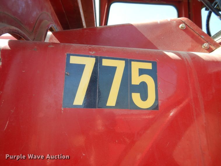 image for item HI9757 International 1466  tractor