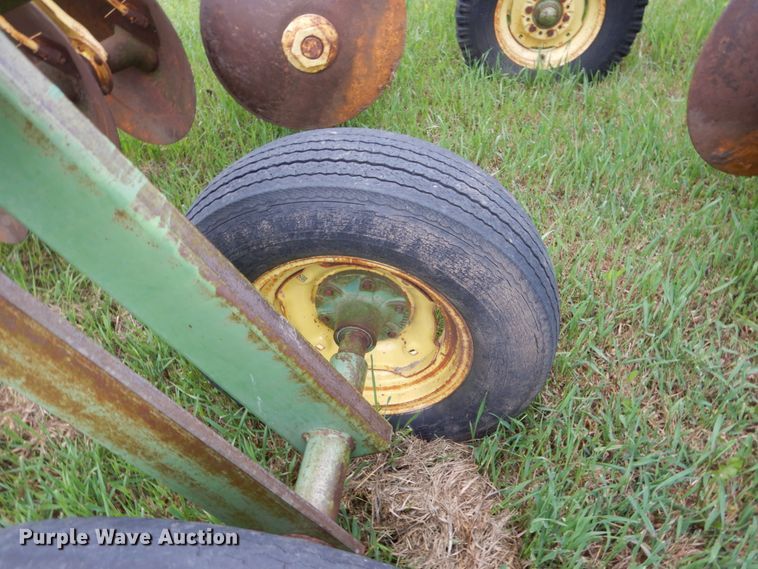 image for item HI9795 John Deere T0310  disk