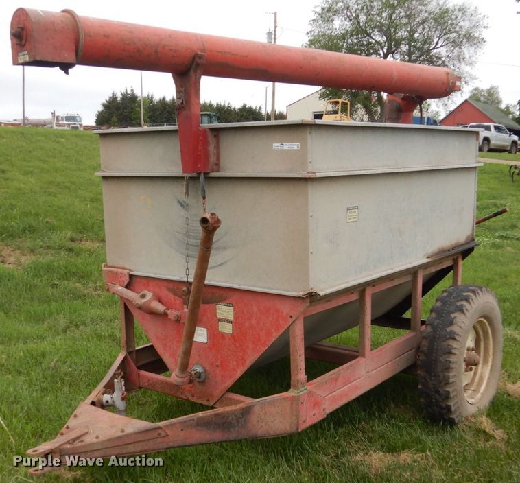 image for item HI9797 Feed wagon