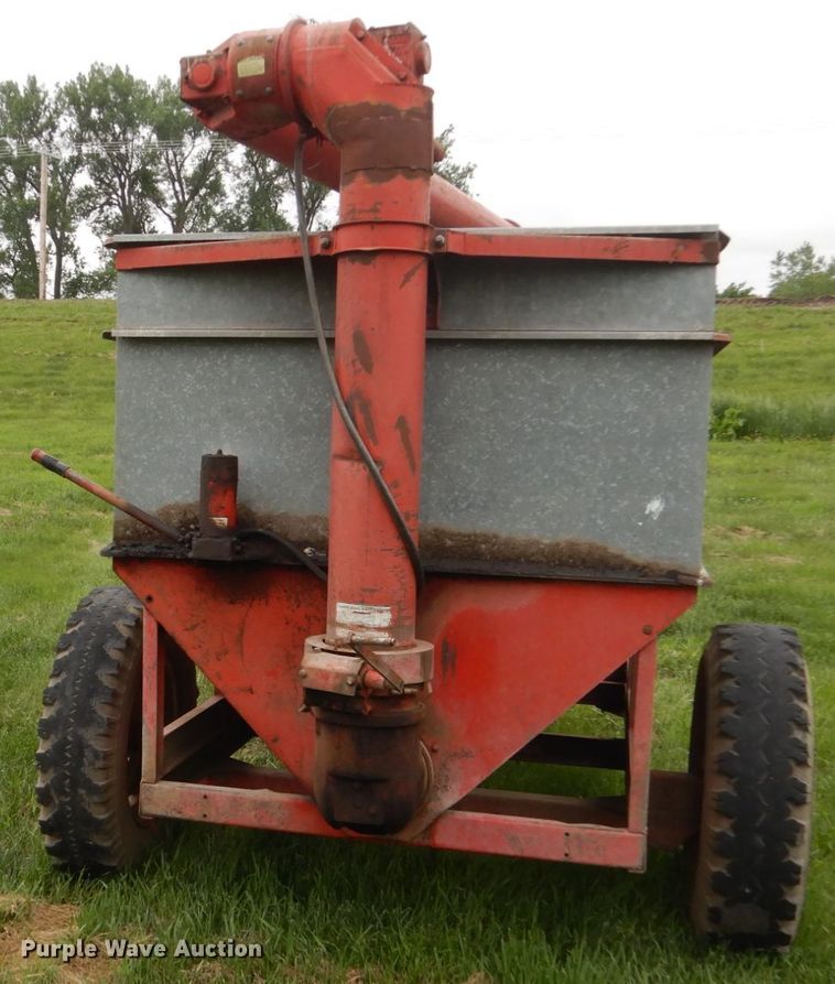 image for item HI9797 Feed wagon