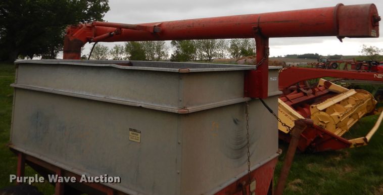 image for item HI9797 Feed wagon