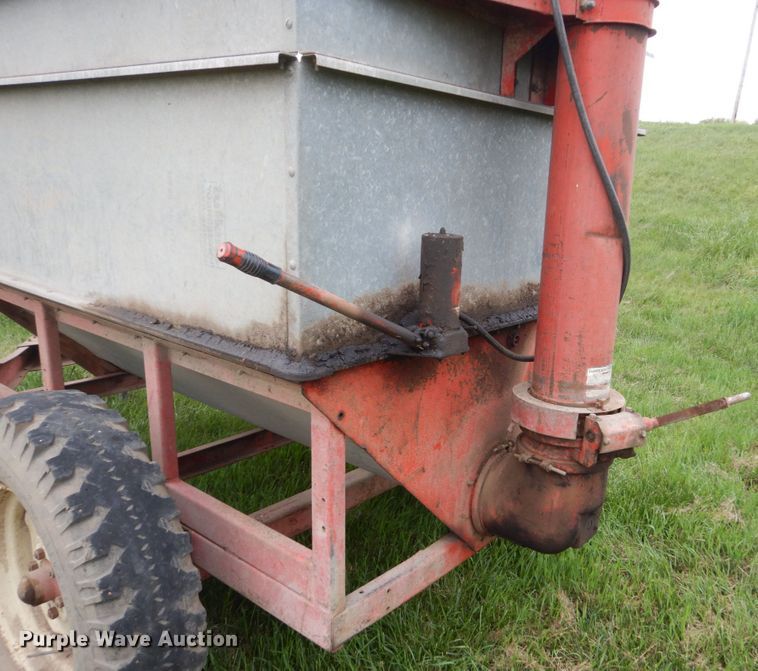 image for item HI9797 Feed wagon