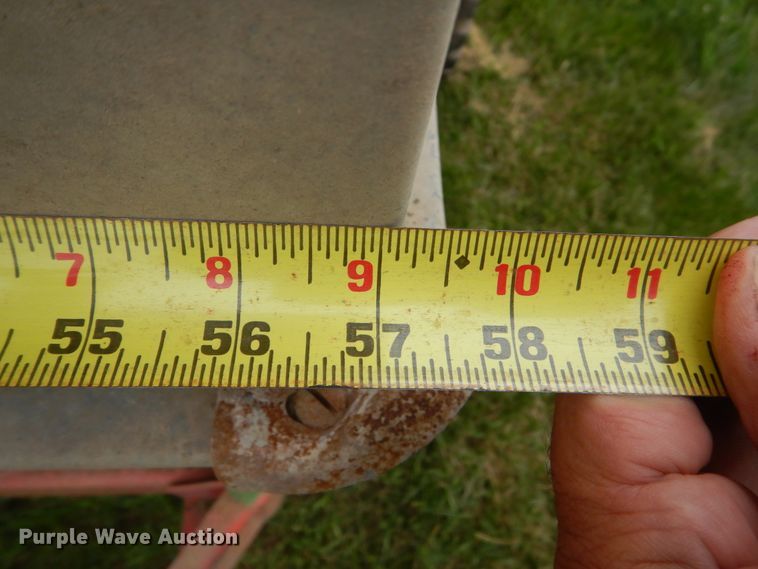 image for item HI9797 Feed wagon