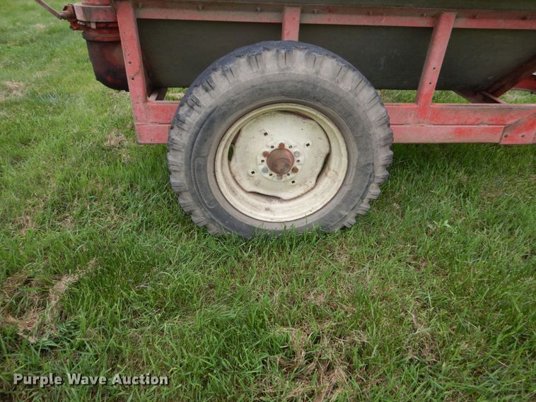 image for item HI9797 Feed wagon