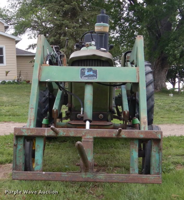 image for item HI9798 John Deere 3010  tractor