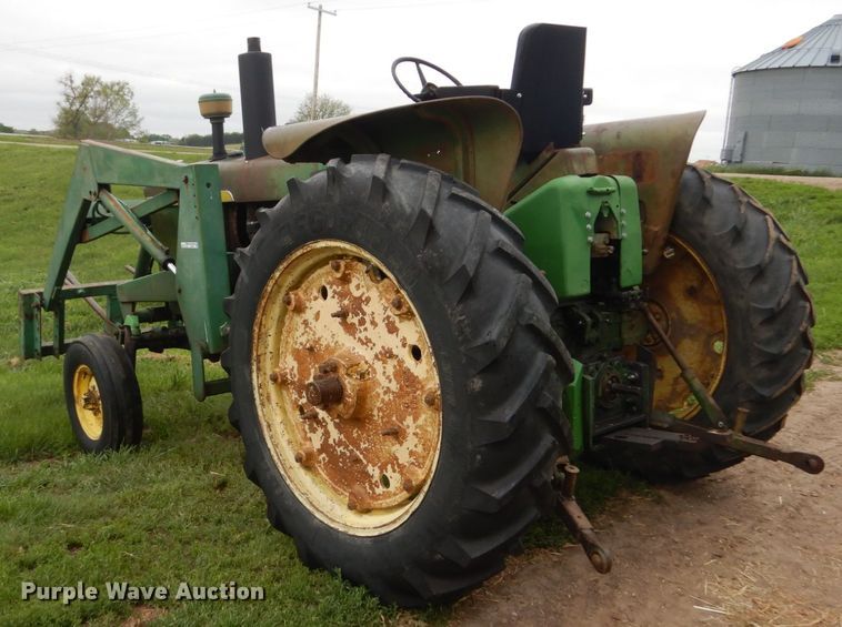 image for item HI9798 John Deere 3010  tractor