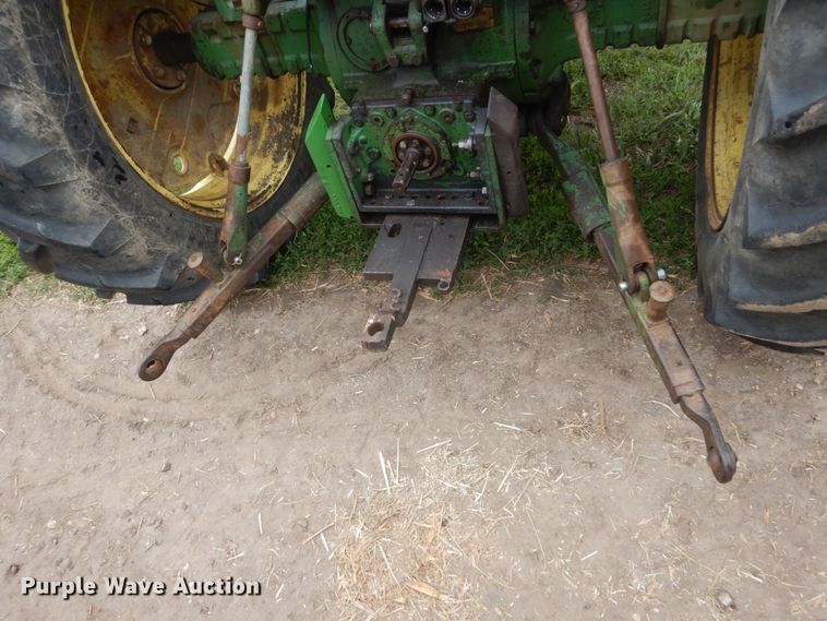 image for item HI9798 John Deere 3010  tractor