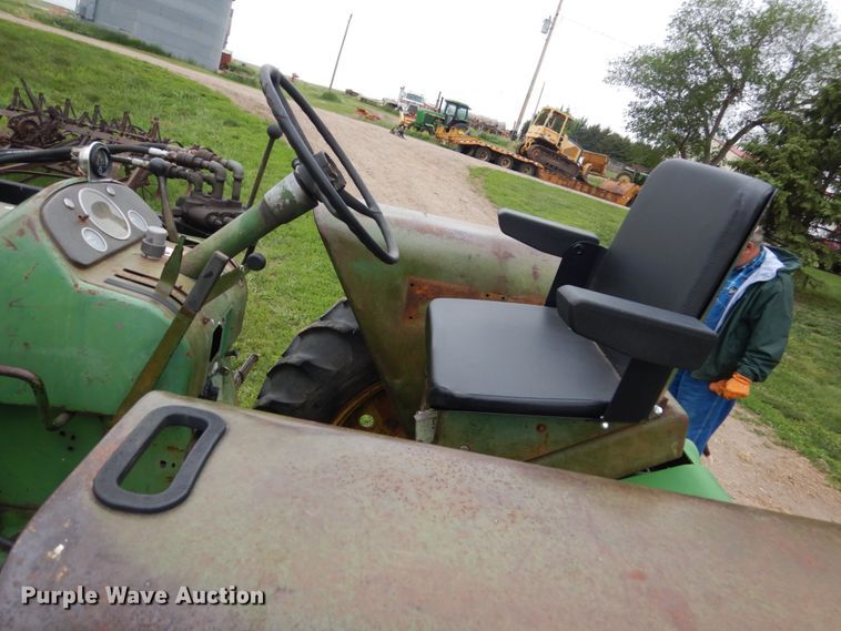 image for item HI9798 John Deere 3010  tractor