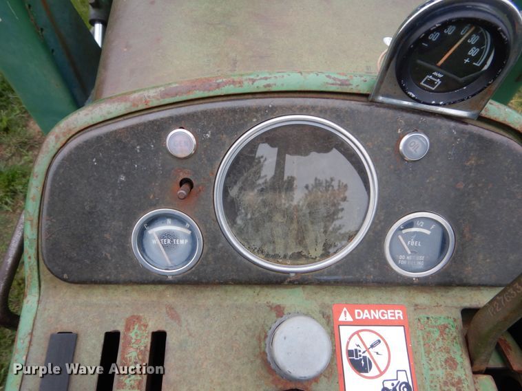 image for item HI9798 John Deere 3010  tractor