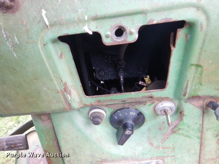 image for item HI9798 John Deere 3010  tractor