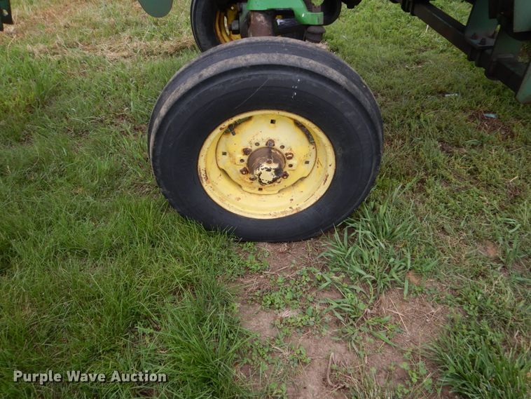 image for item HI9798 John Deere 3010  tractor