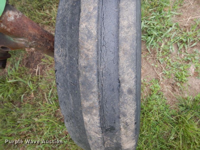 image for item HI9798 John Deere 3010  tractor