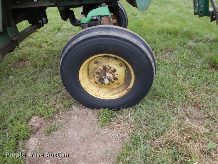 image for item HI9798 John Deere 3010  tractor