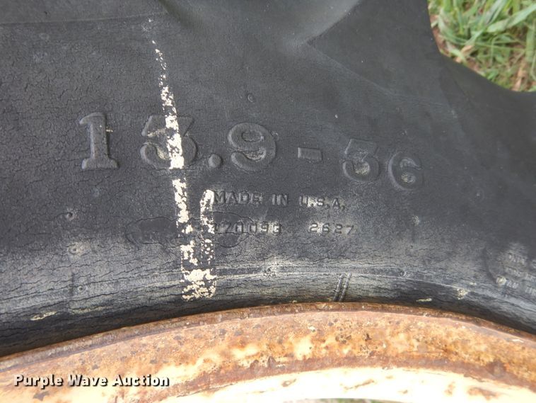 image for item HI9798 John Deere 3010  tractor