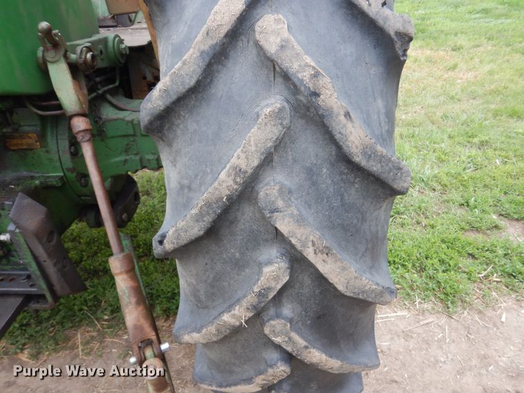 image for item HI9798 John Deere 3010  tractor