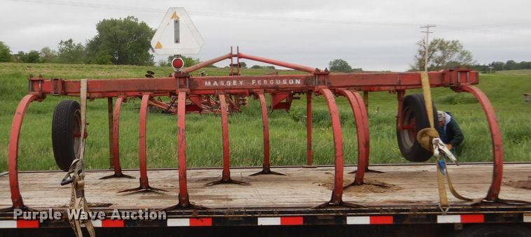 image for item HI9799 Massey Ferguson MF129  field cultivator