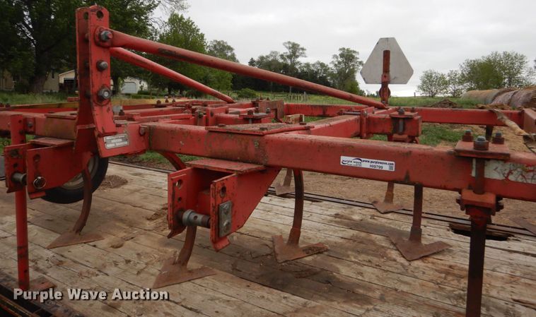 image for item HI9799 Massey Ferguson MF129  field cultivator