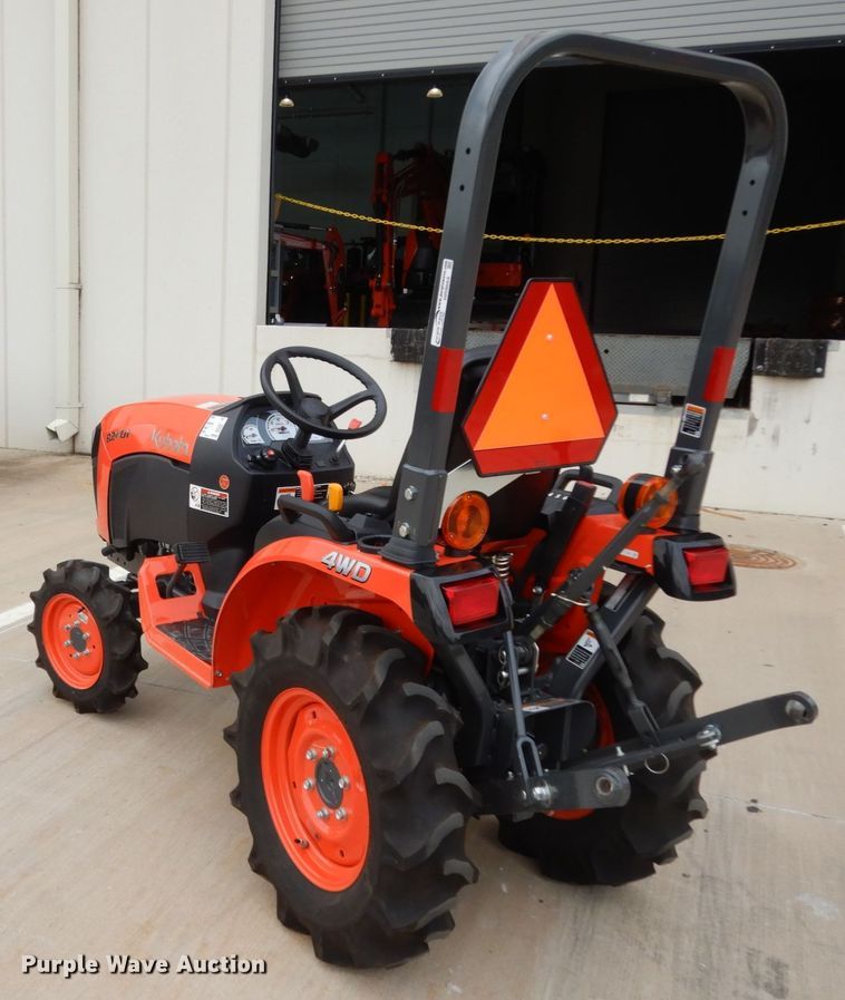 image for item HR9664 2019 Kubota B2401  MFWD tractor