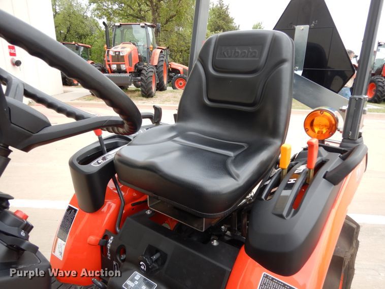 image for item HR9664 2019 Kubota B2401  MFWD tractor
