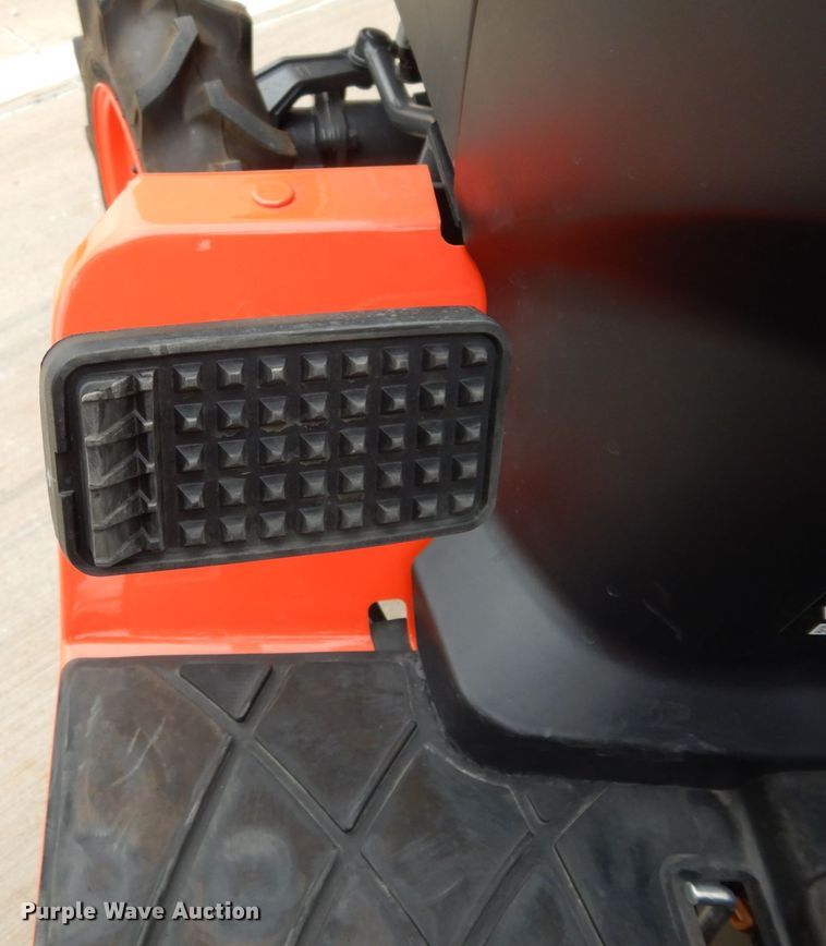 image for item HR9664 2019 Kubota B2401  MFWD tractor