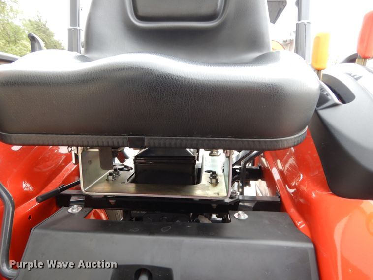 image for item HR9664 2019 Kubota B2401  MFWD tractor