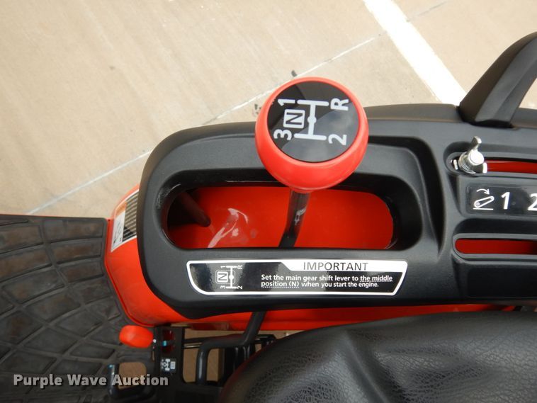 image for item HR9664 2019 Kubota B2401  MFWD tractor