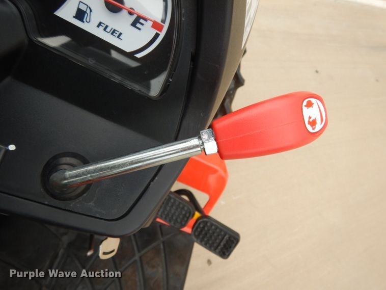 image for item HR9664 2019 Kubota B2401  MFWD tractor