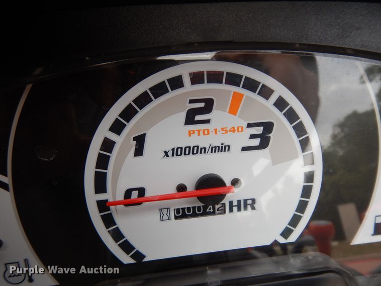 image for item HR9664 2019 Kubota B2401  MFWD tractor