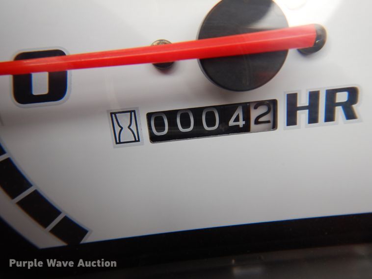 image for item HR9664 2019 Kubota B2401  MFWD tractor