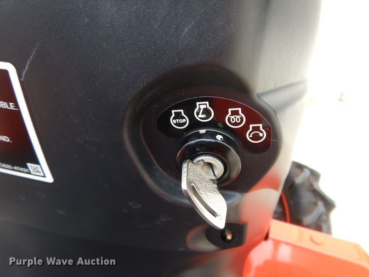 image for item HR9664 2019 Kubota B2401  MFWD tractor