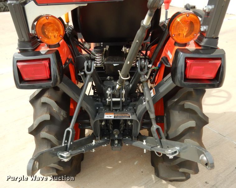 image for item HR9664 2019 Kubota B2401  MFWD tractor